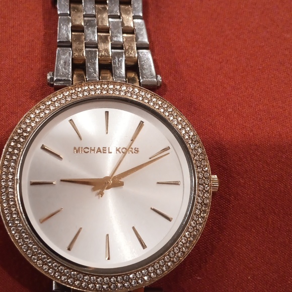 Michael Kors watch - Picture 2 of 4